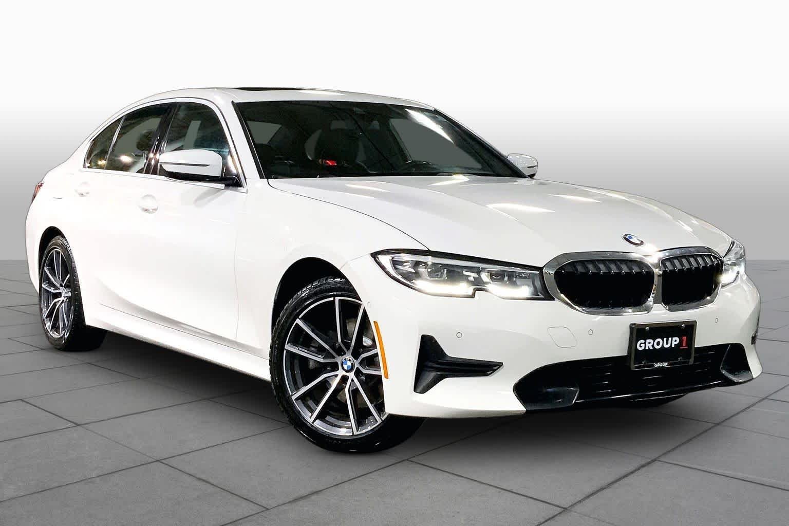 Used 2020 Alpine White BMW 330i xDrive image 3