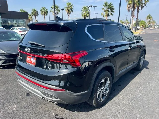Used 2023 Black Hyundai SE image 6
