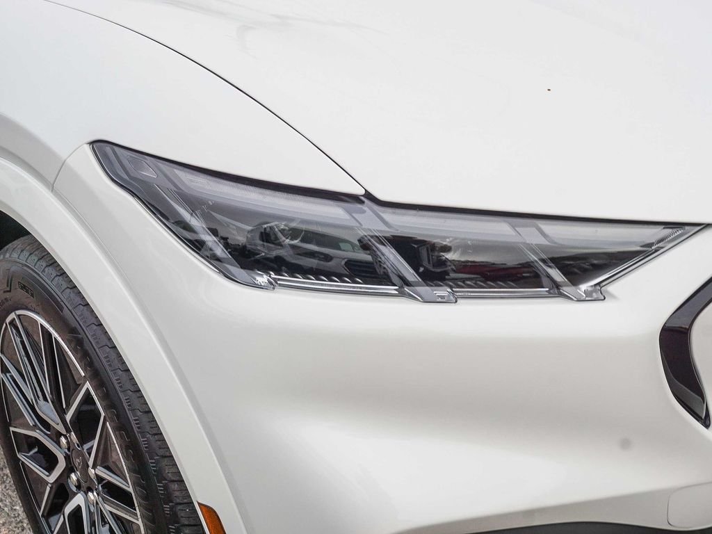 New 2026 Star White Metallic Tri-coat Ford Premium image 10