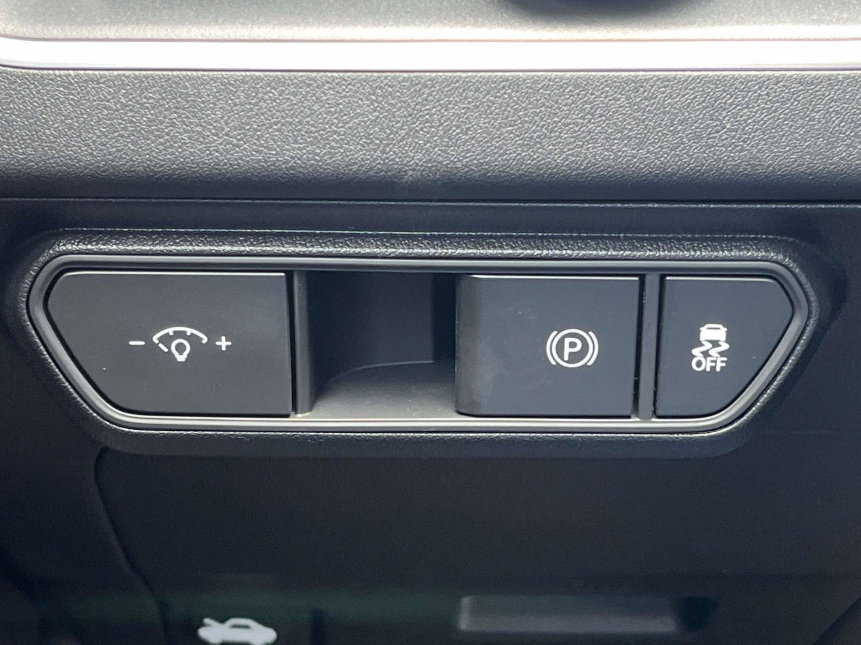 New 2026 Snow White Pearl Kia LXS image 25