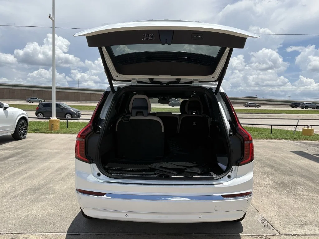 2026 Volvo XC90 Plus - Photo 24