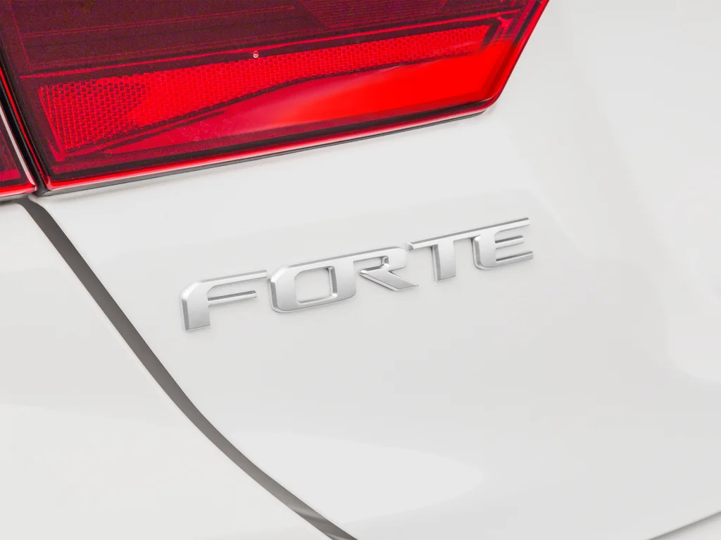 Used 2023 White Kia GT image 40