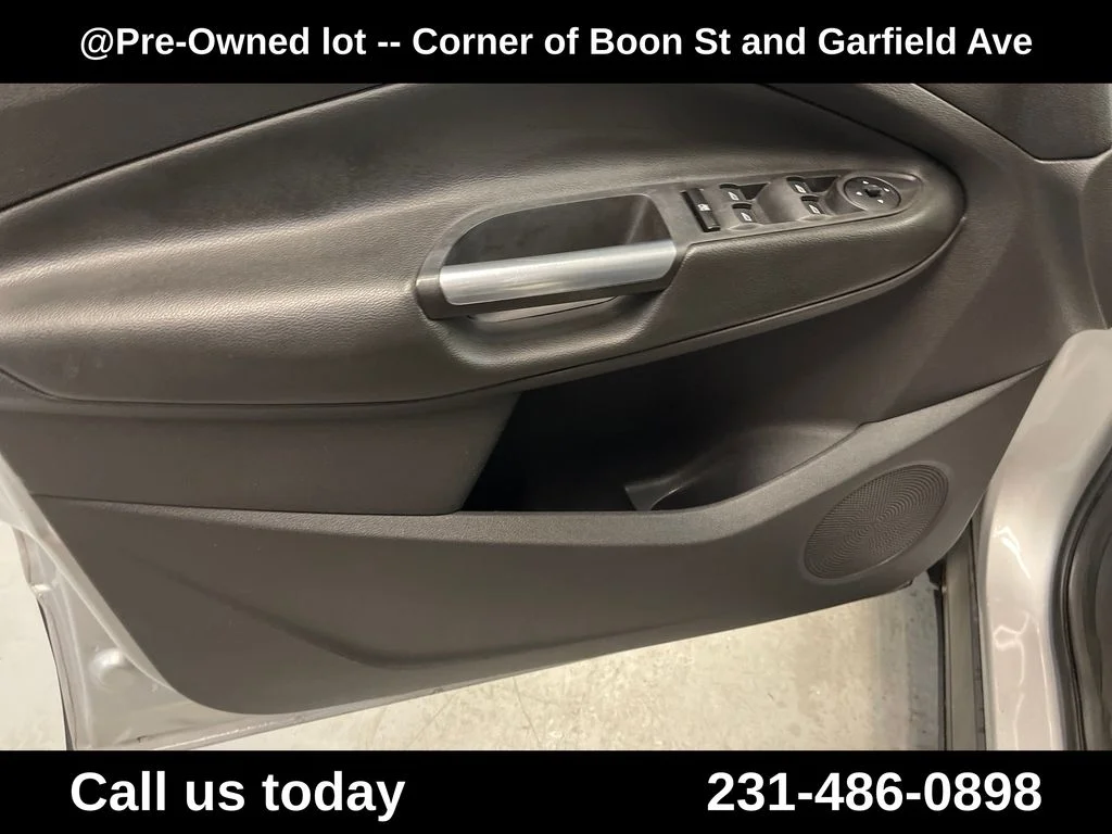 Used 2015 Silver Ford SE image 15