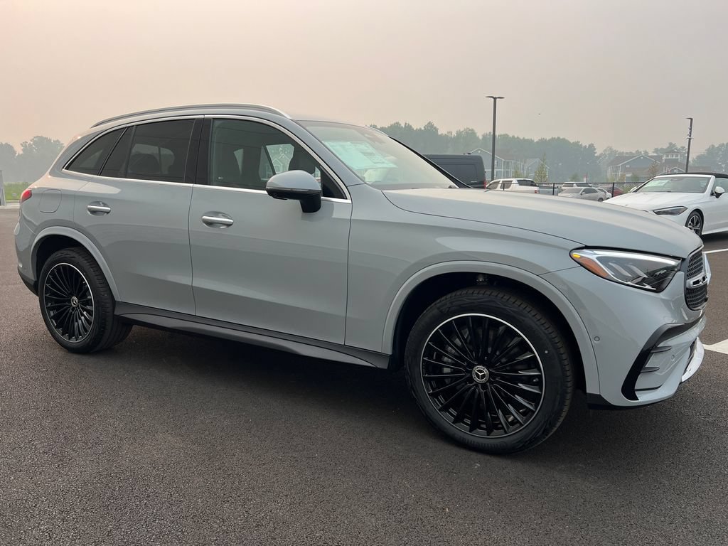 New 2026 MANUFAKTUR Alpine Grey Mercedes-Benz GLC 300 image 37