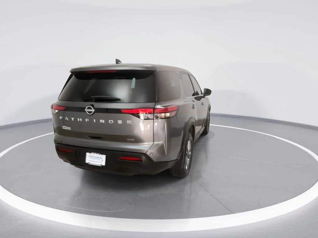 Used 2024 Gray Nissan S image 7