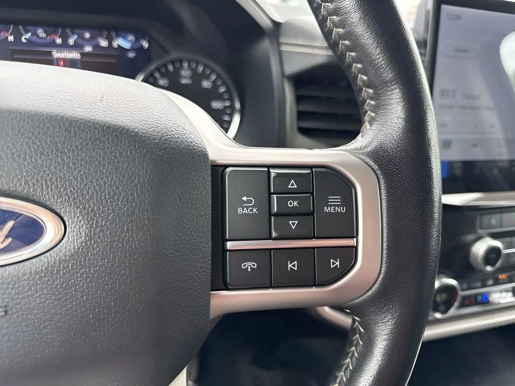 Used 2024 Black Ford XLT image 18