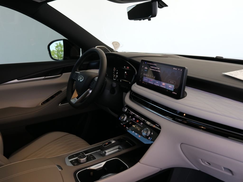 New 2027 2T DEEP EMRD INFINITI Autograph AWD image 45