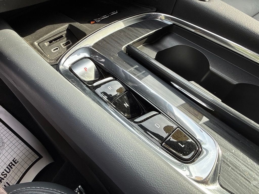 Used 2023 Green Buick Essence image 35