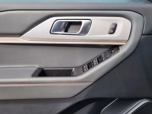 New 2026 Carbonized Gray Metallic Ford Active image 23