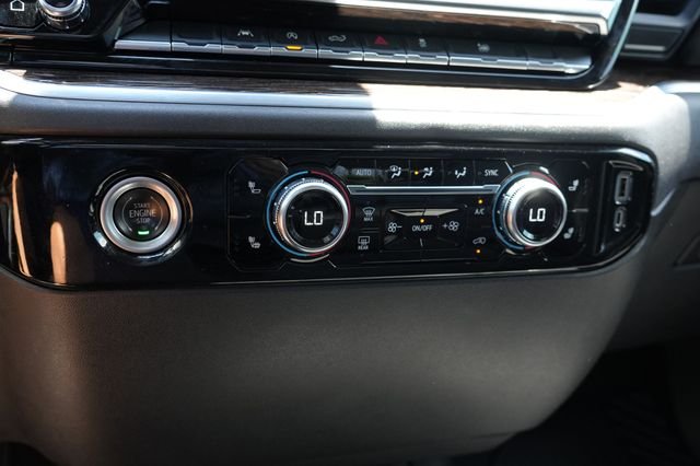 Used 2022 Silver GMC Elevation image 16