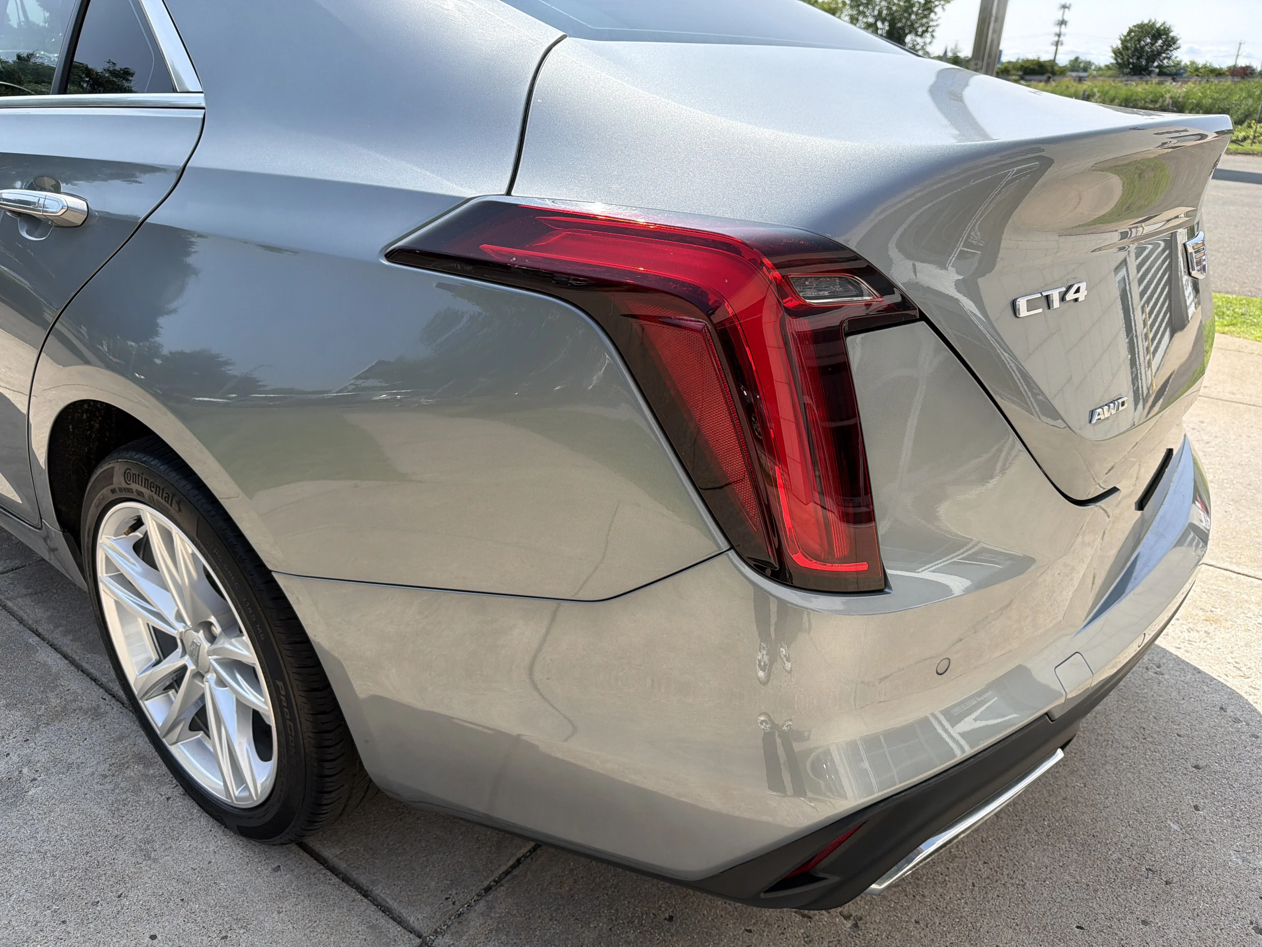 Used 2023 Argent Silver Metallic Cadillac Luxury image 19