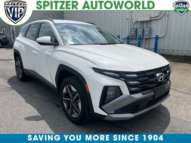 Used 2025 White Hyundai SEL image 1