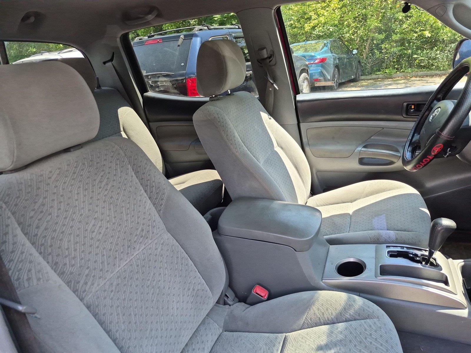 Used 2007  Toyota  image 34