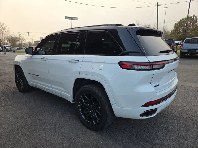 Used 2025 Bright White Clearcoat Jeep Summit image 4