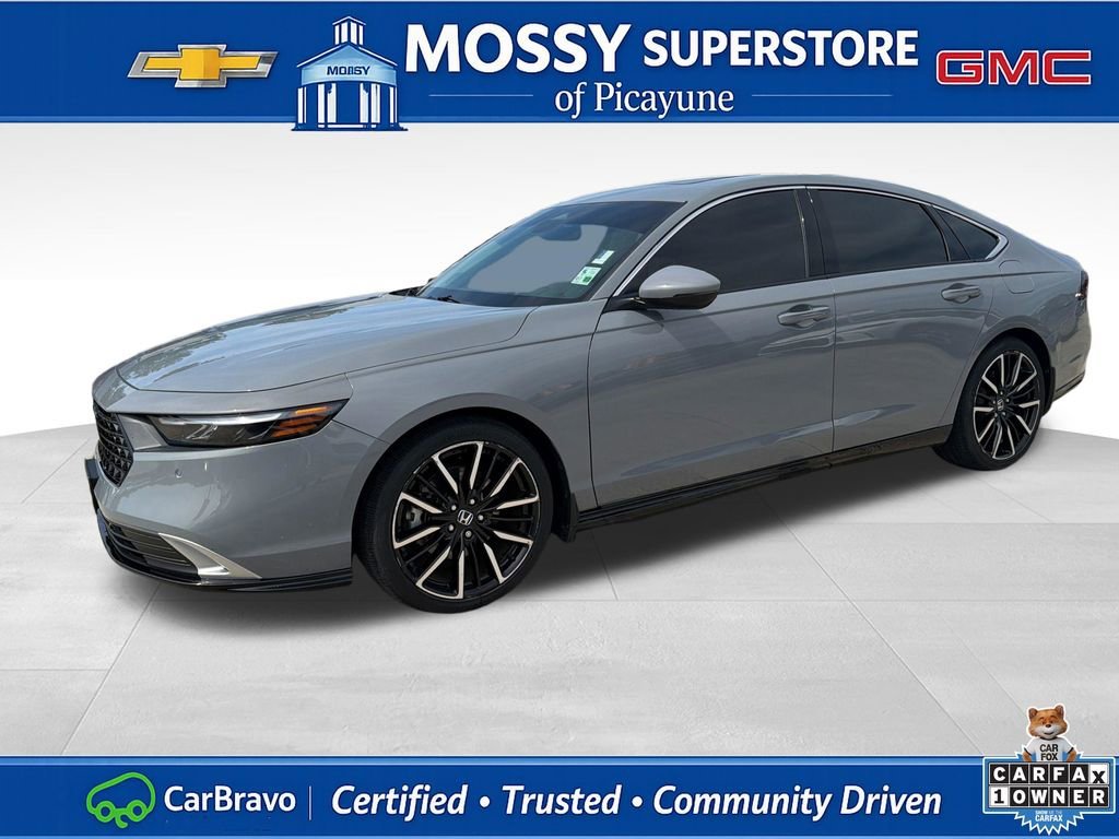 2023 Honda Accord Hybrid Touring's photo