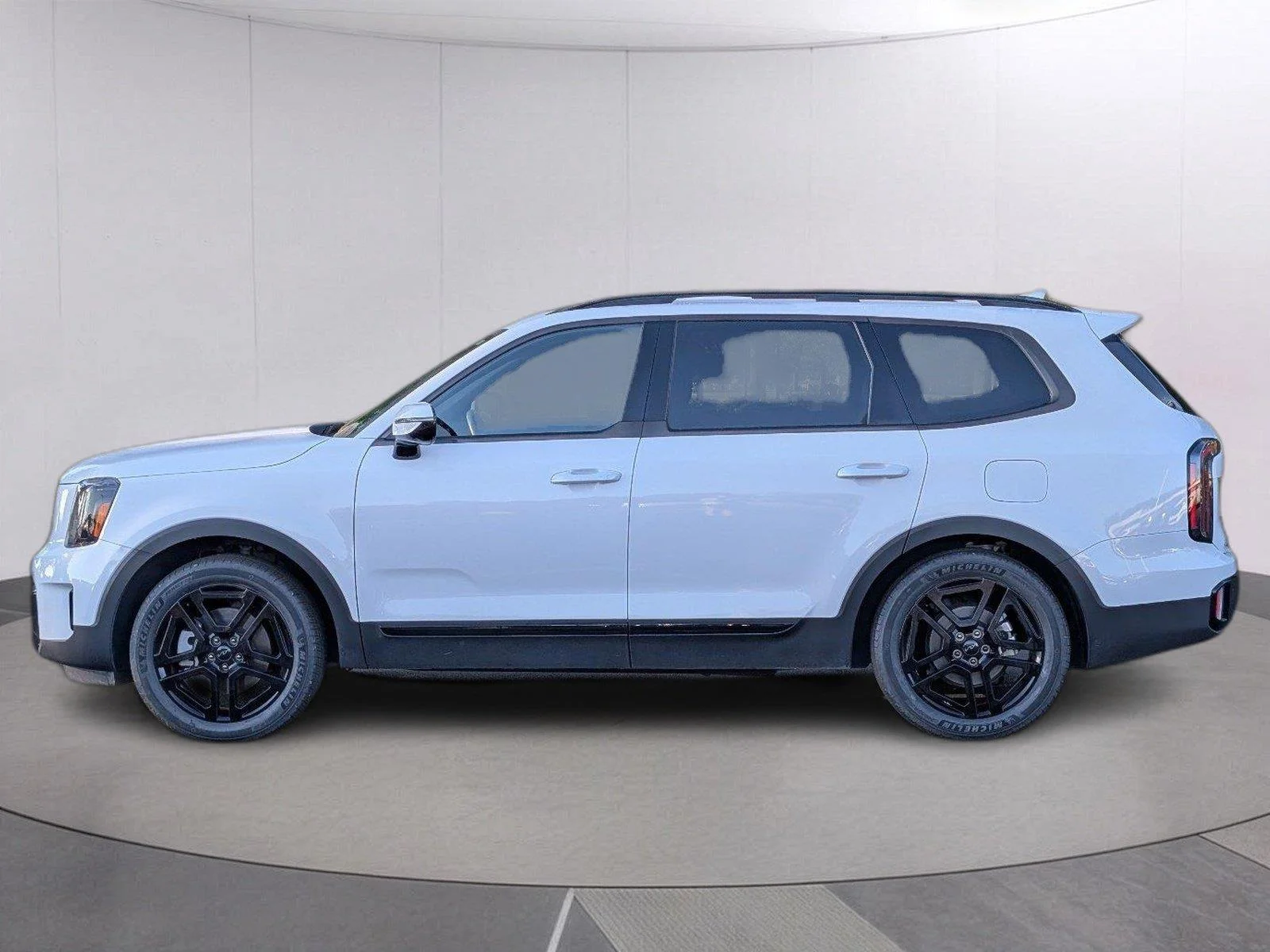 Used 2025 Glacial White Pearl Kia SX-Prestige X-Line image 2