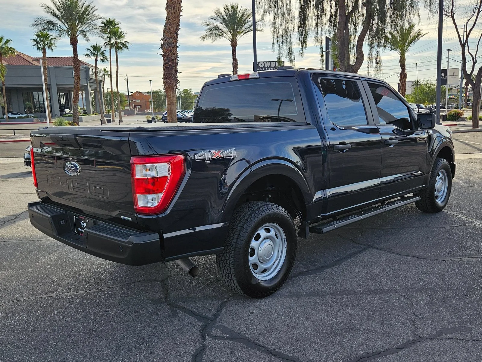 Used 2022 Antimatter Blue Metallic Ford XL image 5