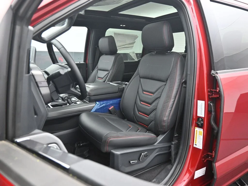 New 2025 Rapid Red Metallic Tinted Clearcoat Ford Lariat image 8