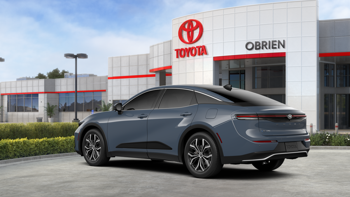 2026 Toyota Crown Limited - Photo 6