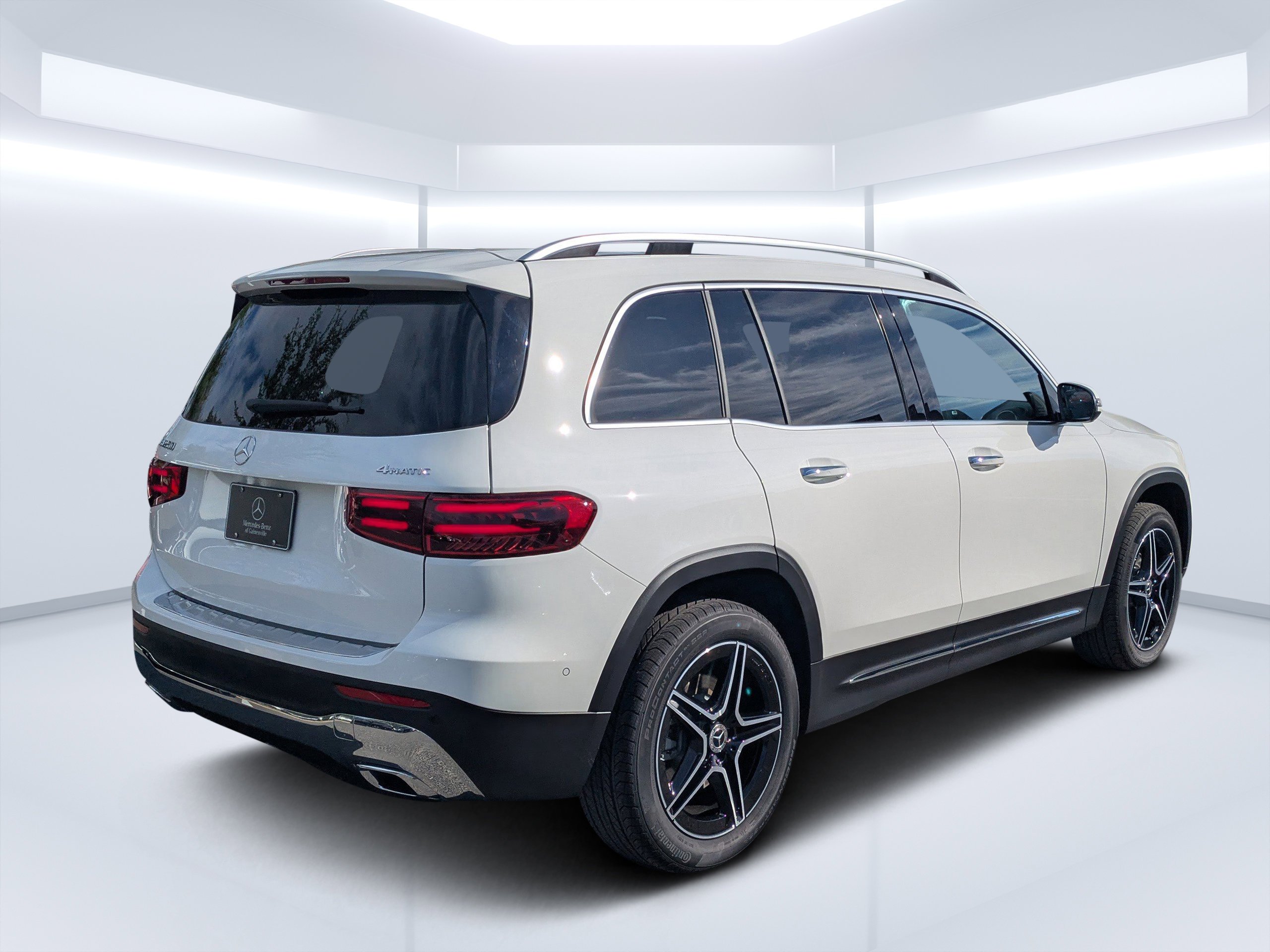 New 2026 Polar White Mercedes-Benz GLB 250 image 3