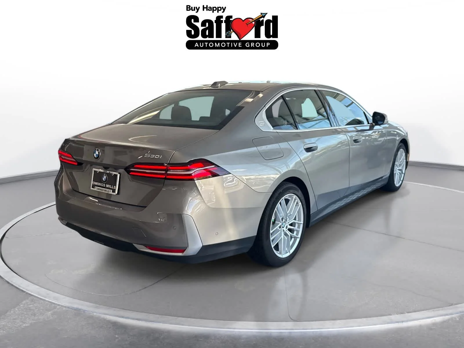 Used 2024 Oxide Grey Metallic BMW 530i xDrive image 18
