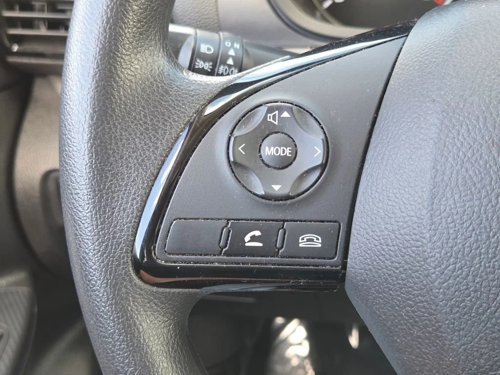 Used 2023 Diamond White Mitsubishi ES image 14