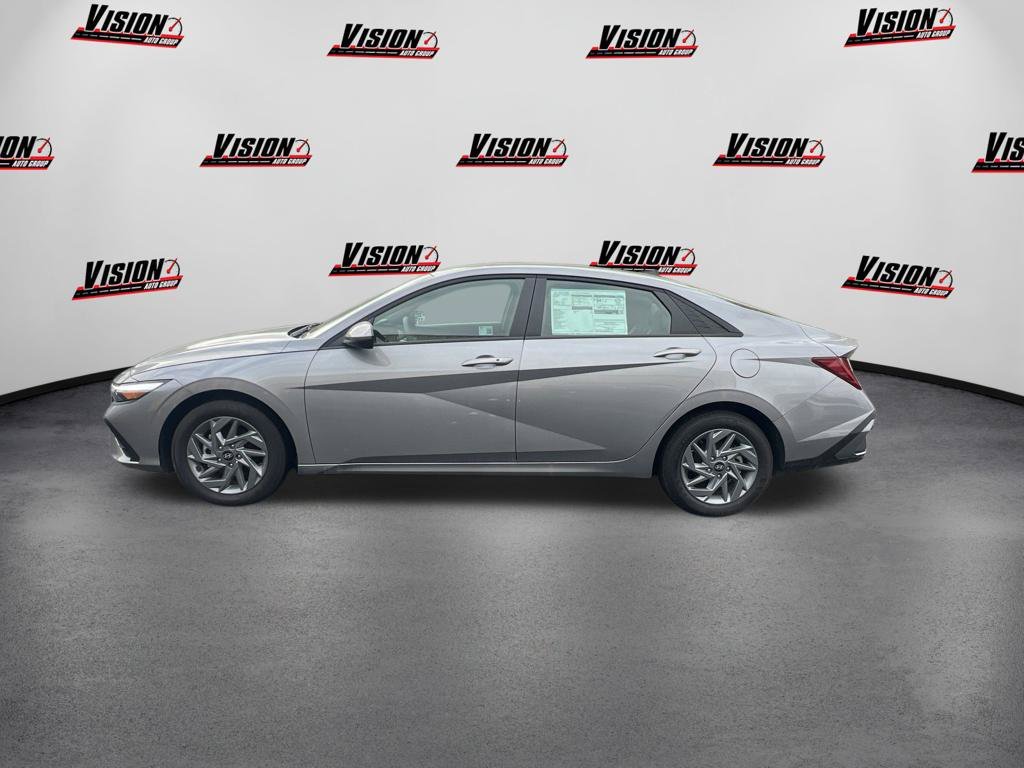 Certified Used 2025 Silver Hyundai Blue image 2