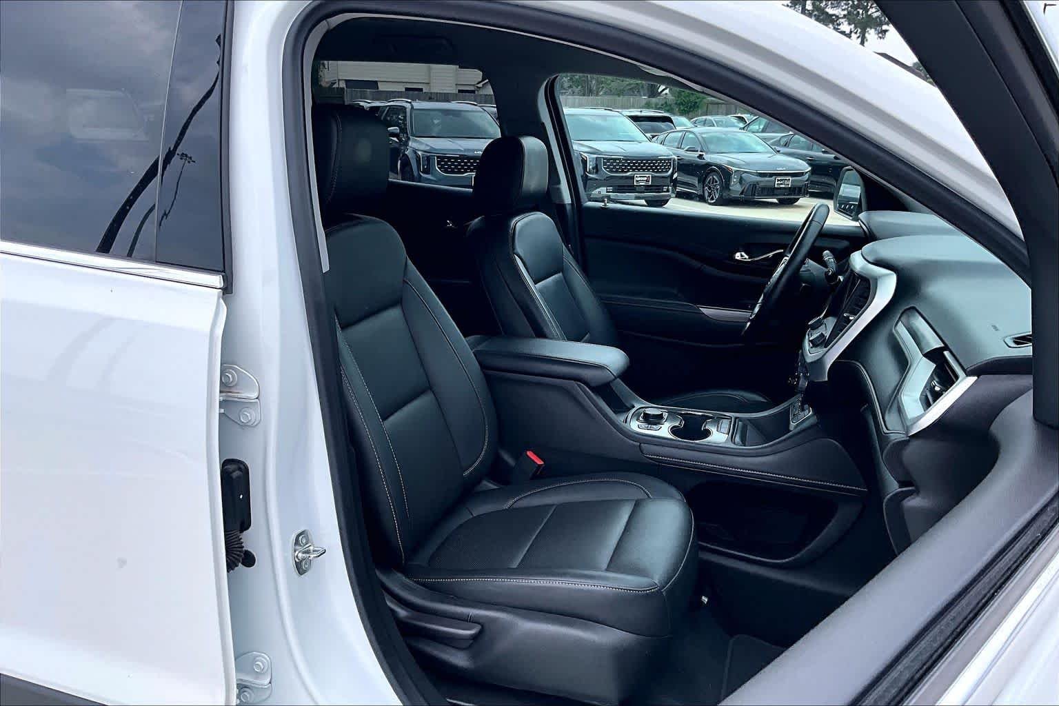 Used 2023 Summit White GMC SLT image 16