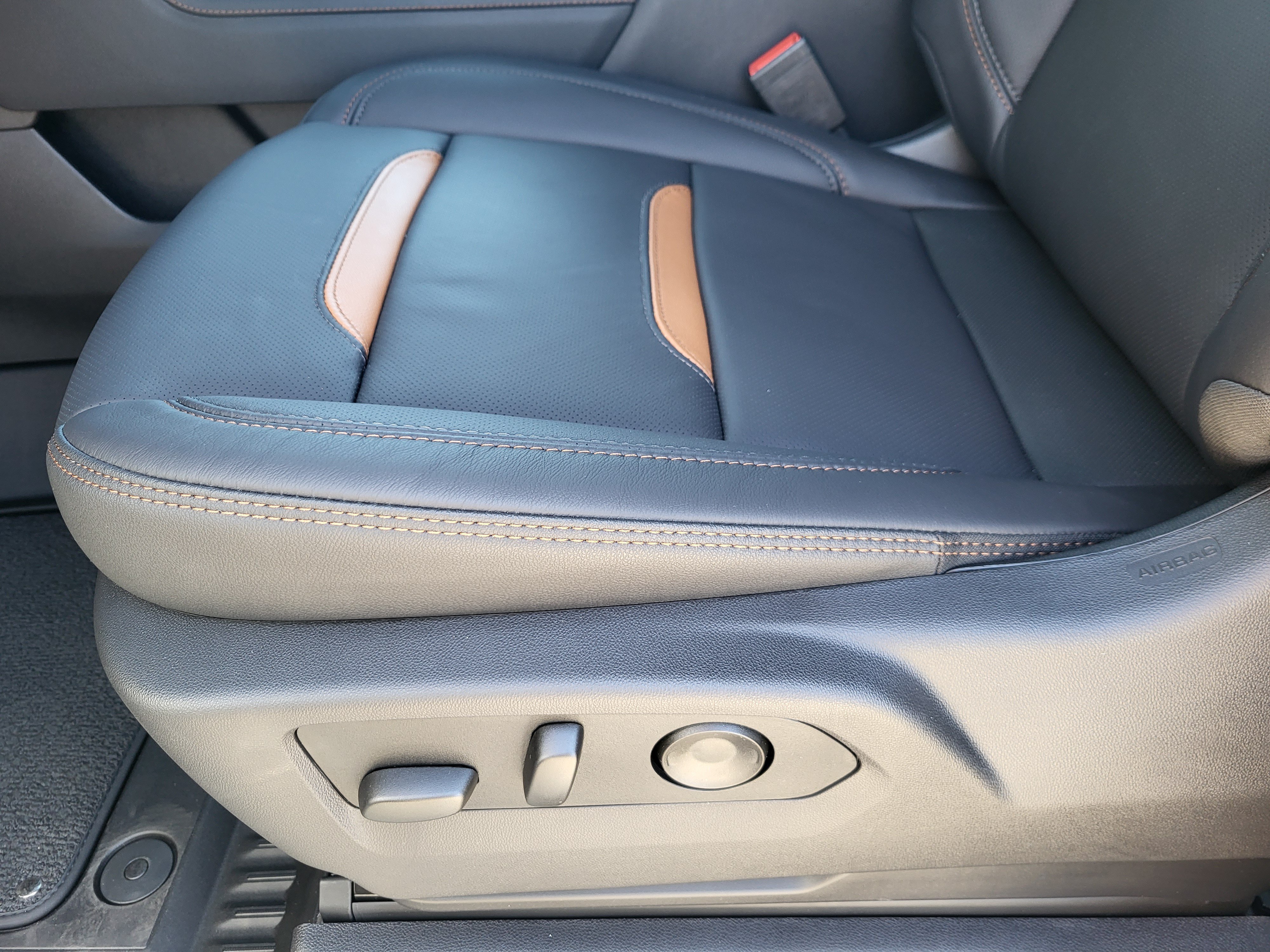 2026 GMC Sierra 1500 AT4 - Photo 21