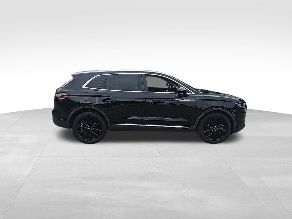 2022 Lincoln Nautilus Reserve photo 3