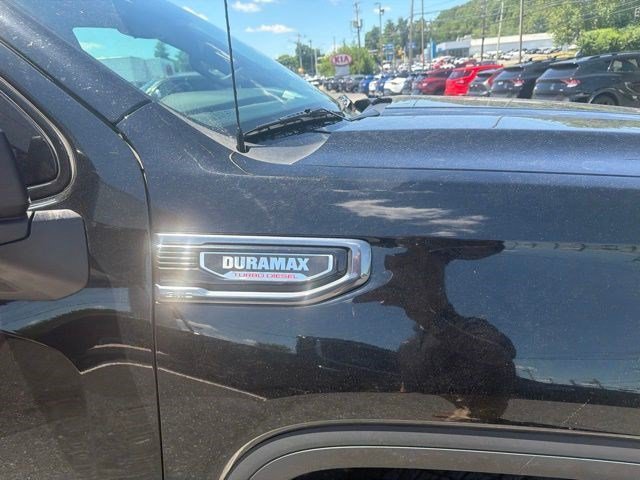 Used 2023 Onyx Black GMC AT4 image 4