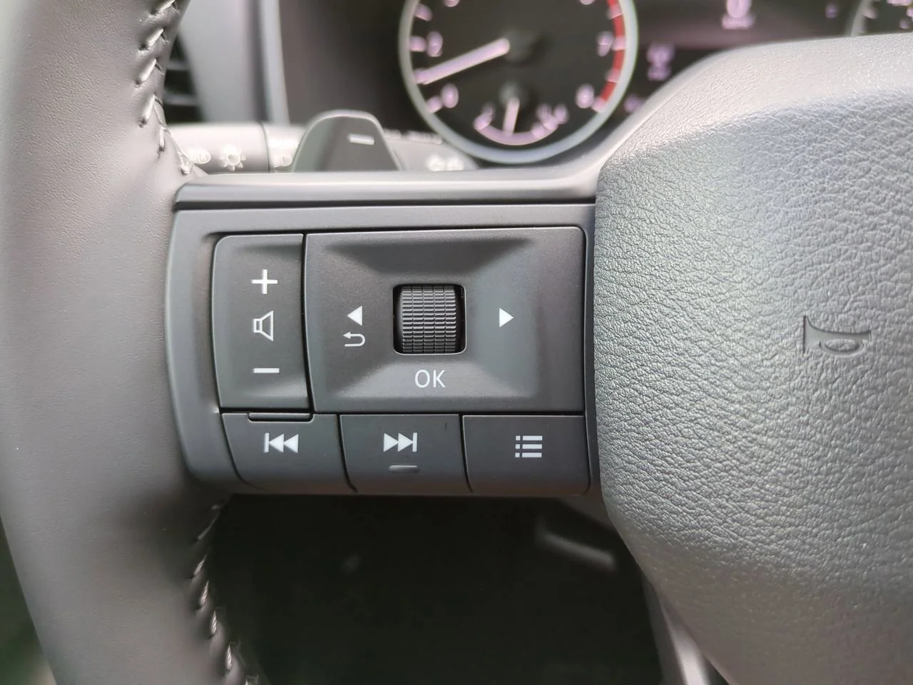 2026 Nissan Rogue SV - Photo 22
