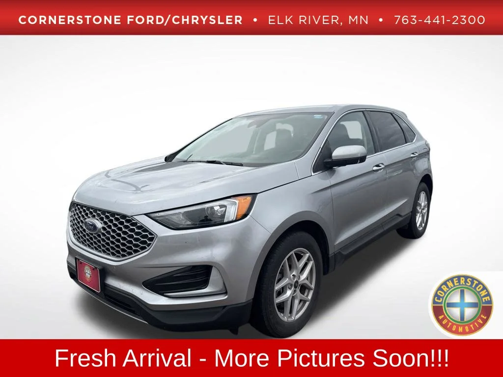 Used 2024 Silver Ford SEL image 1