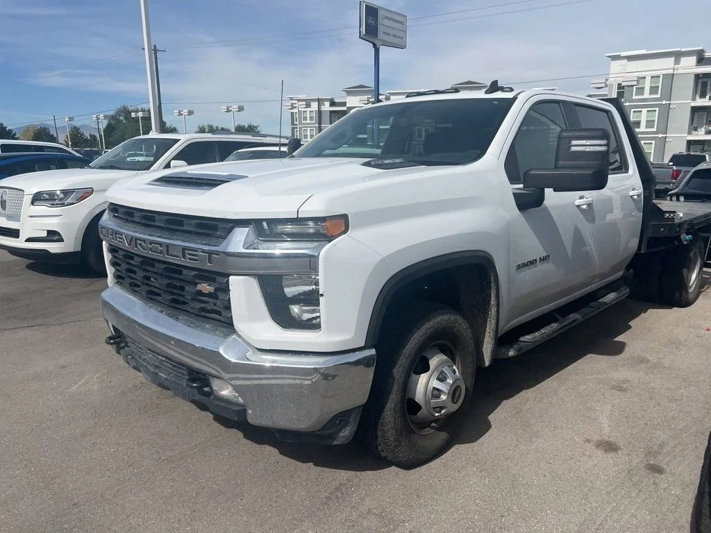 Used 2022 Summit White Chevrolet LT image 16
