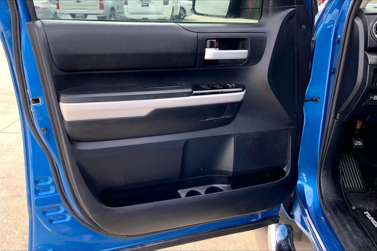 Used 2018 Blazing Blue Pearl Toyota SR5 image 20