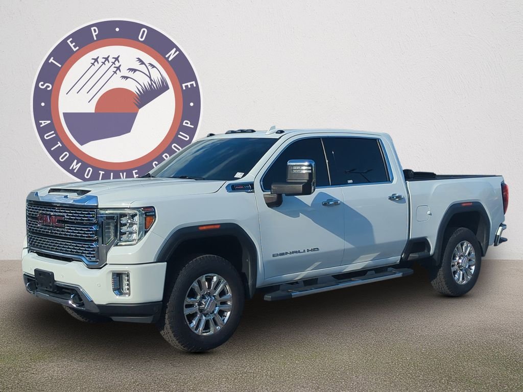 Used 2021 White GMC Denali image 2