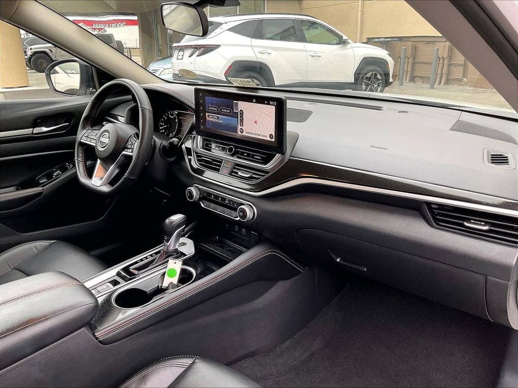 Used 2024 White Nissan 2.5 SR image 14