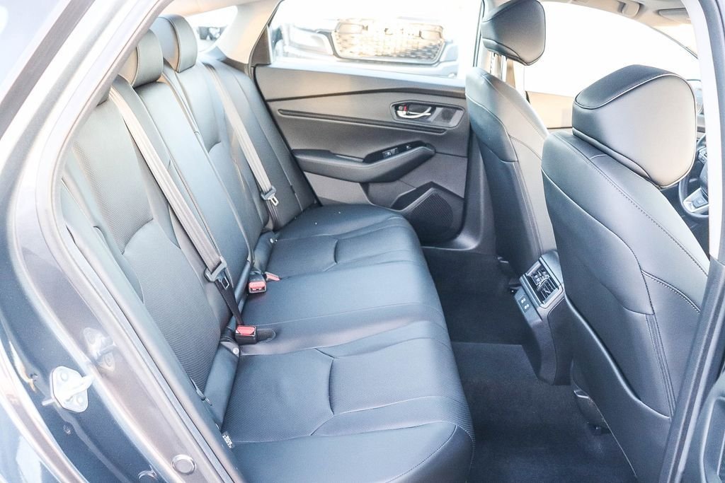 Used 2025 Meteorite Gray Metallic Honda Touring image 19