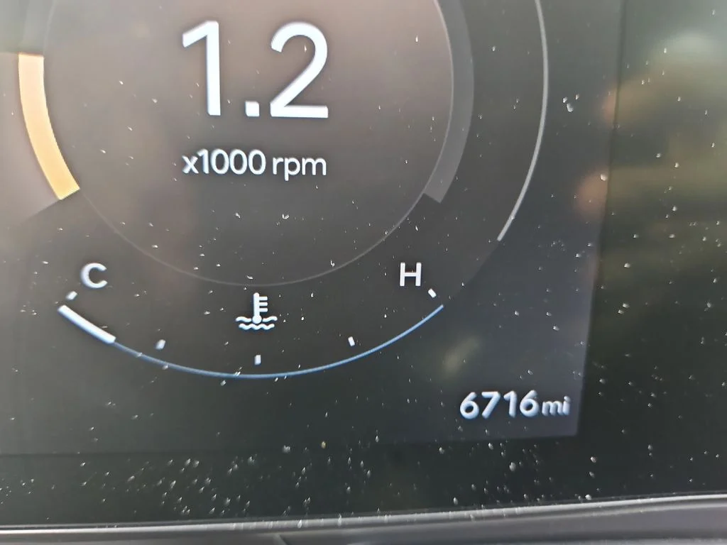 Used 2025 Gray Hyundai SEL Convenience image 18