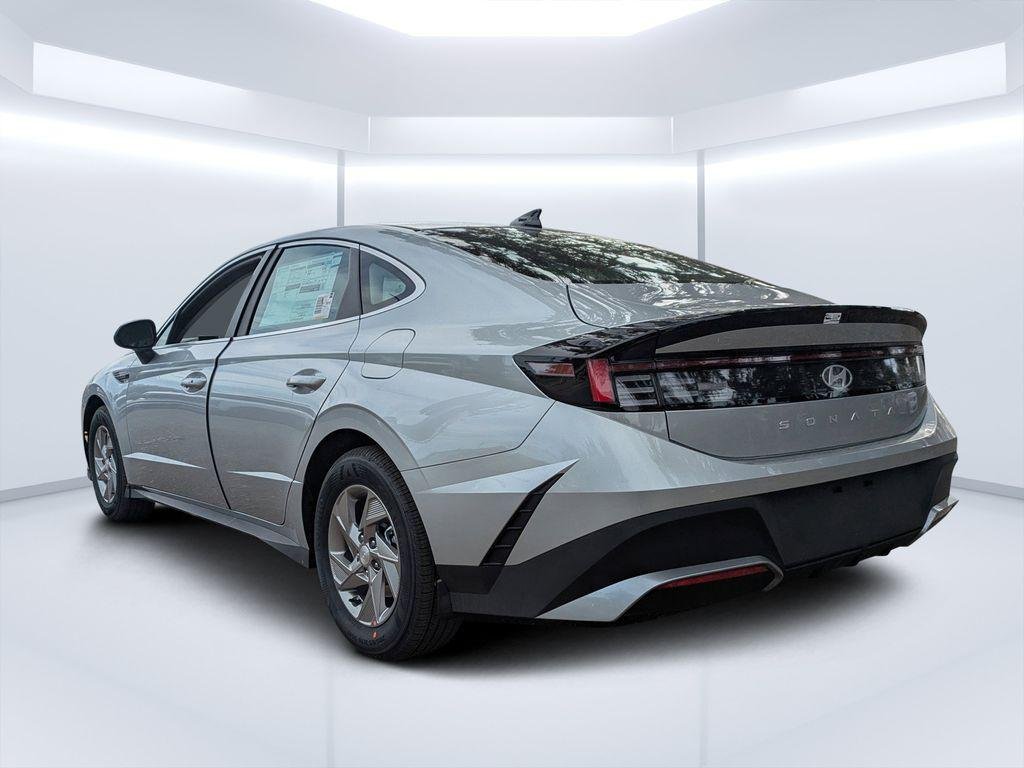 New 2026 Silver Hyundai SE image 5