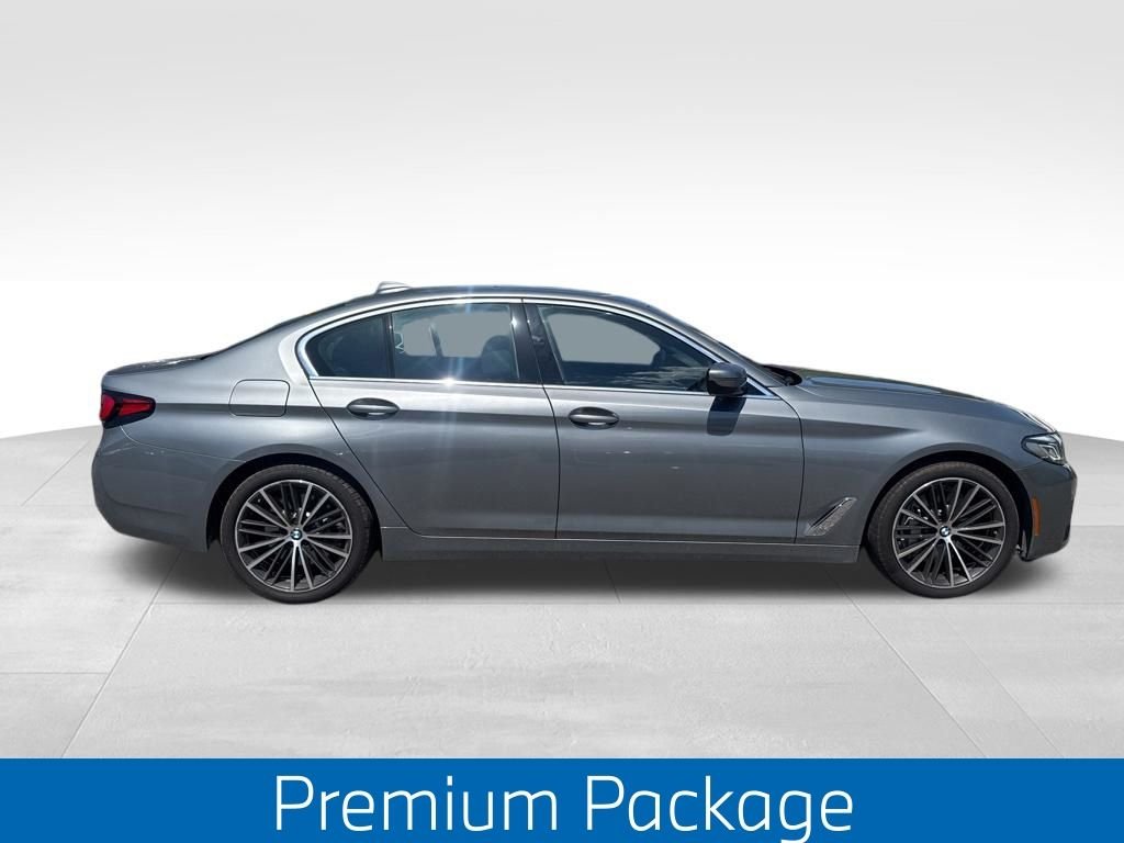 Used 2023 Gray BMW 540i image 2