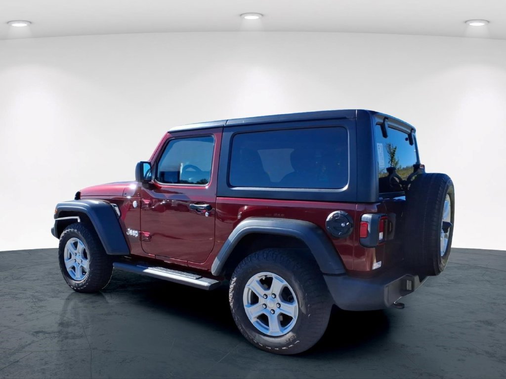 Used 2021 Red Jeep Sport S image 18
