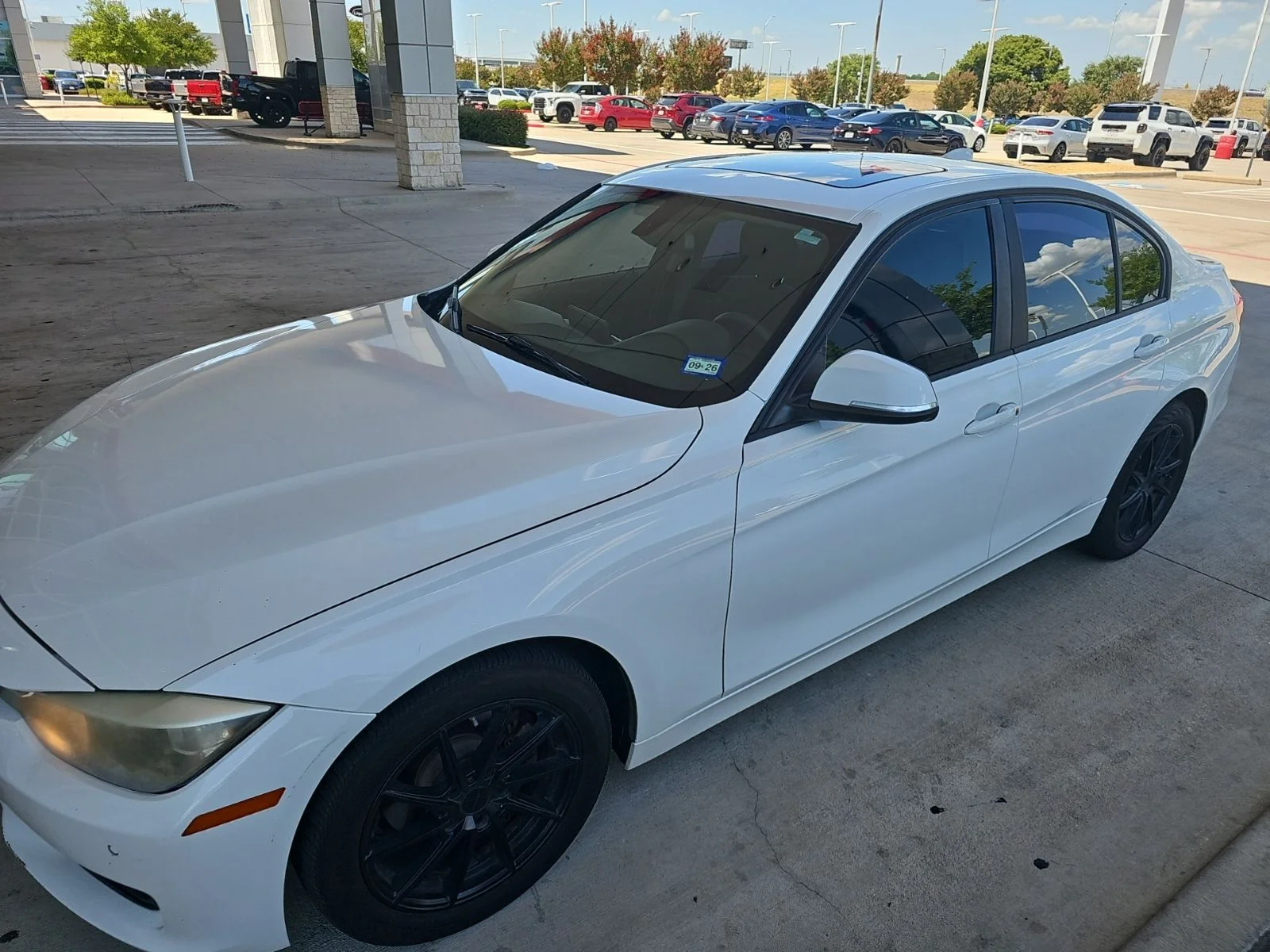 Used 2015 White BMW 328i image 1