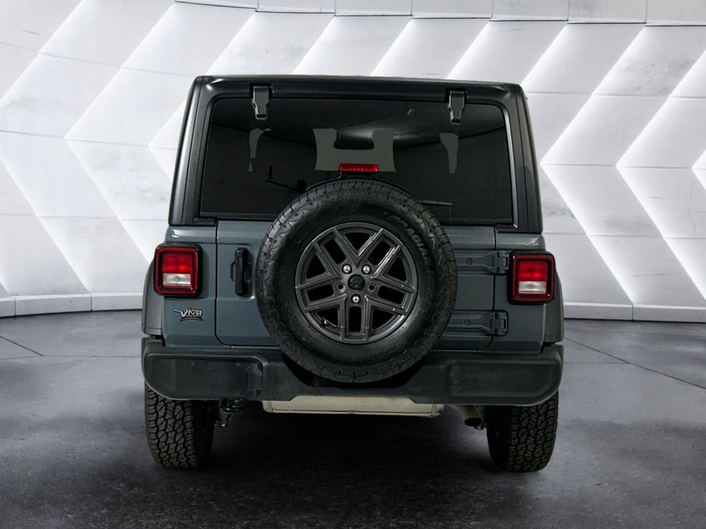 Used 2024 Gray Jeep Sport S image 5