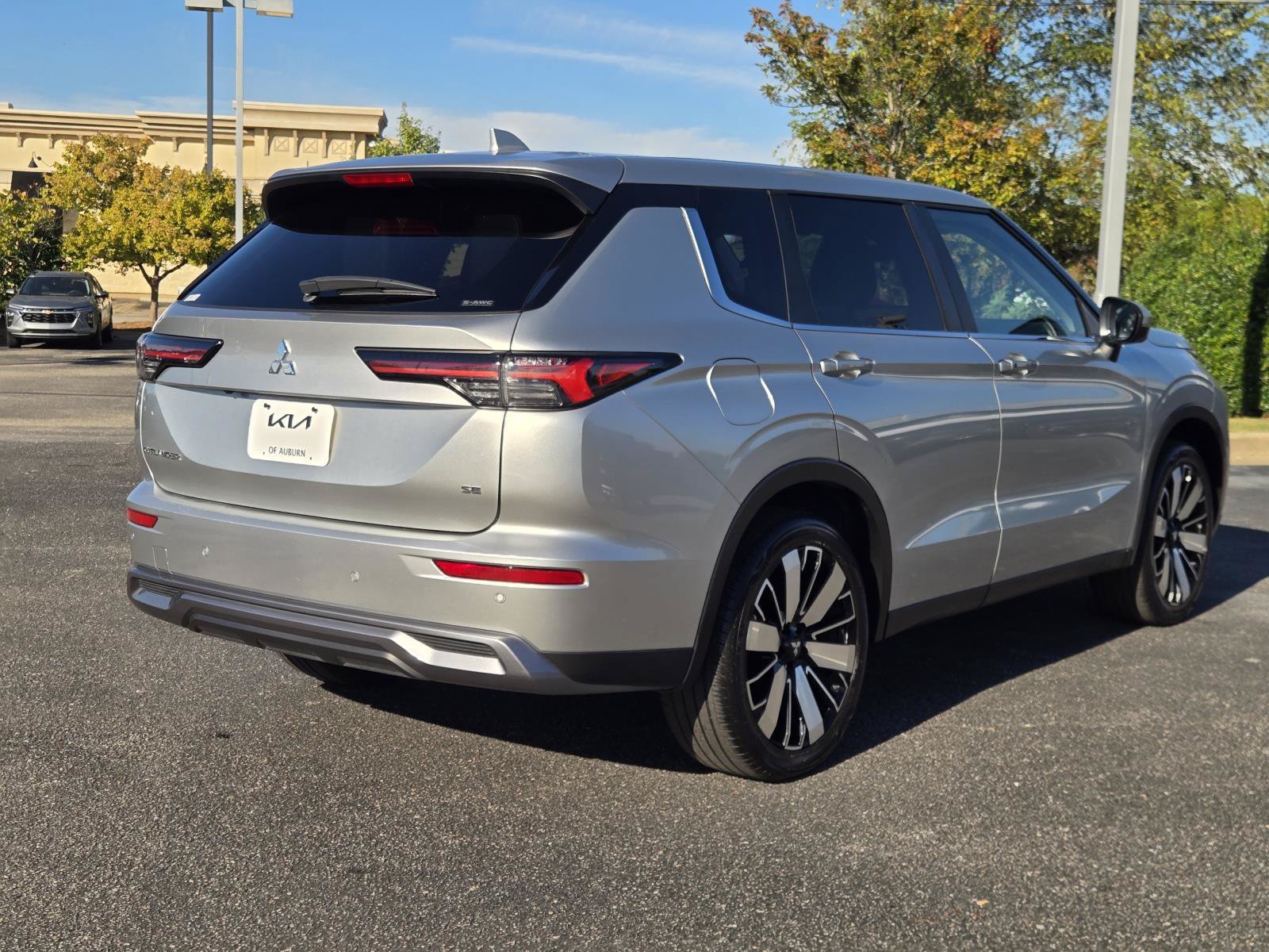 2025 Mitsubishi Outlander SE - Photo 7