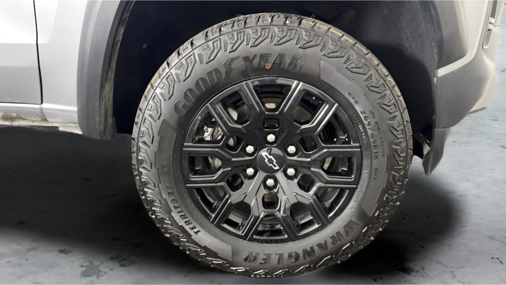 Used 2025 Gray Chevrolet Trail Boss image 49