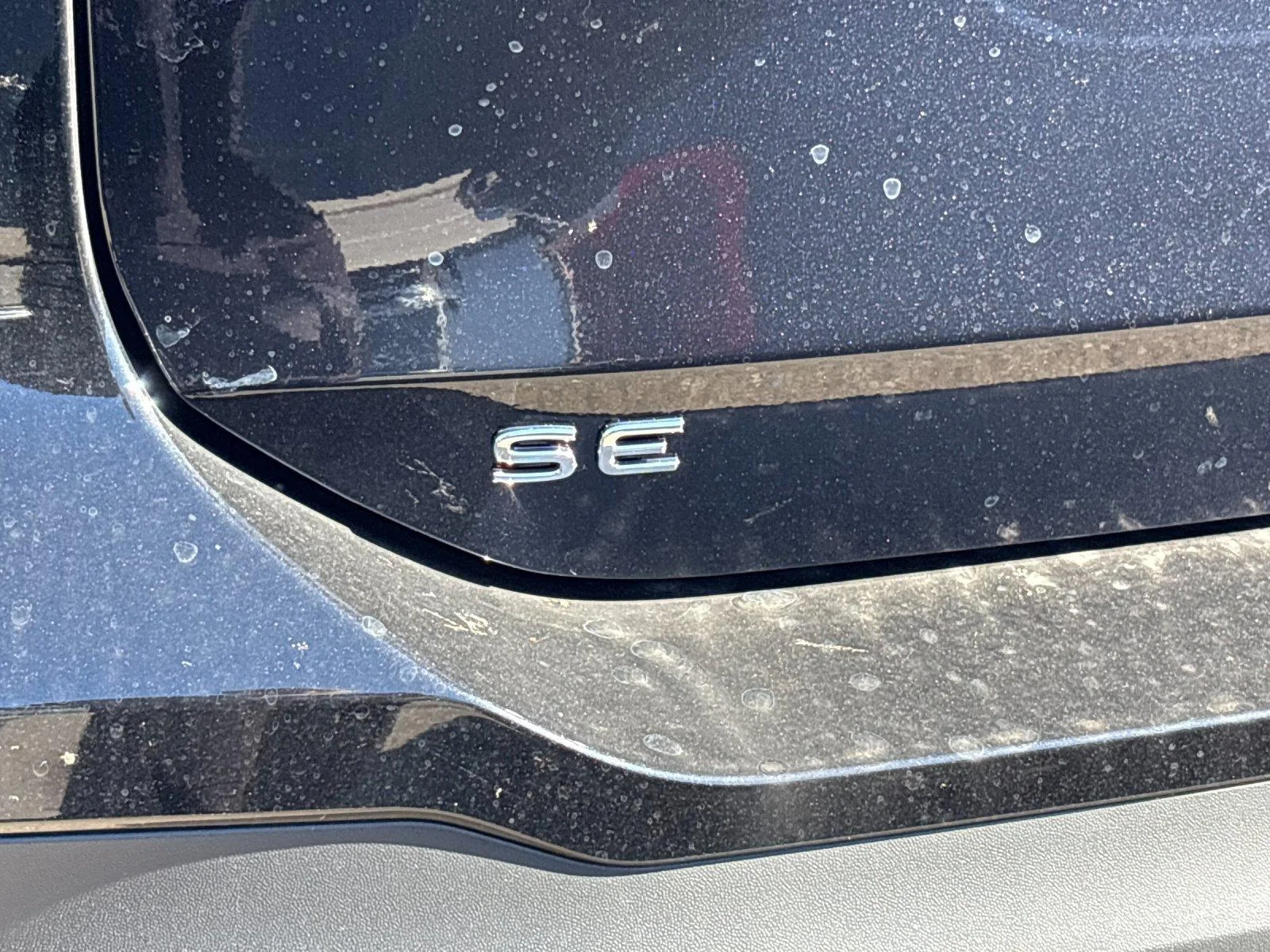 New 2026 Deep Black Pearl Volkswagen SE image 10