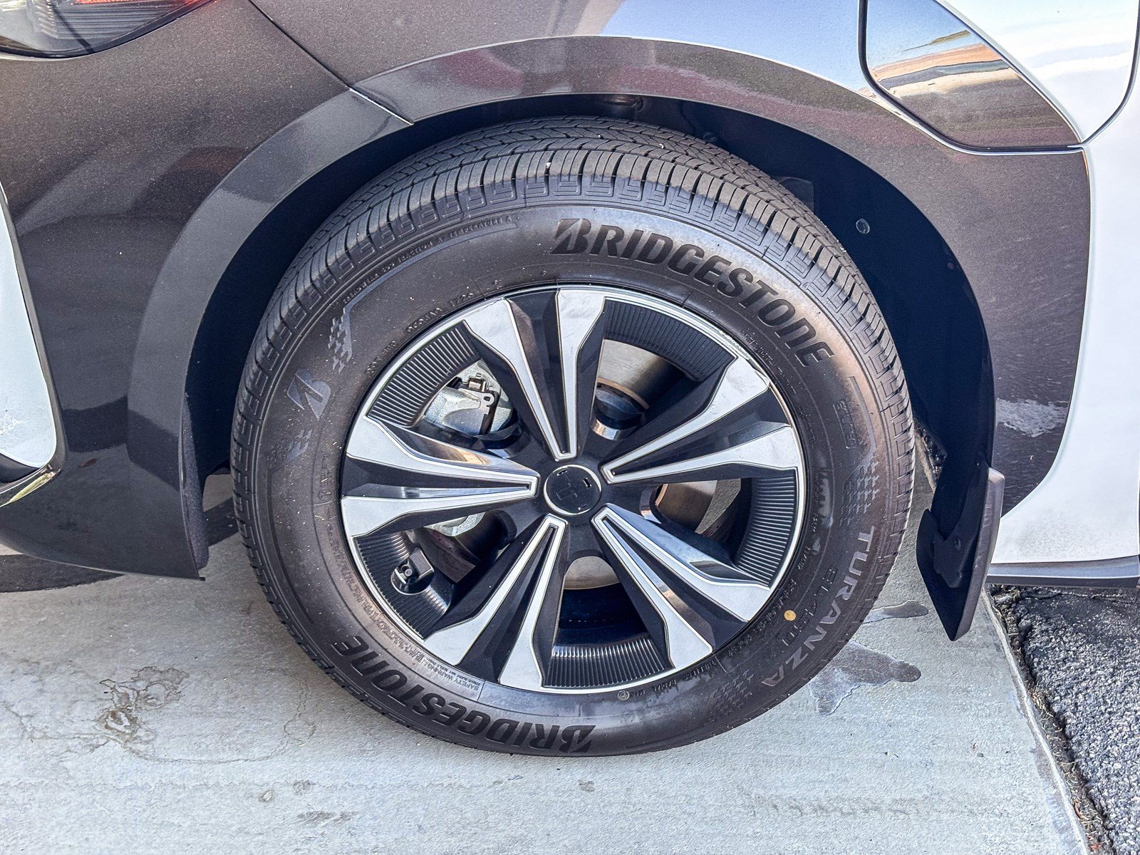 Used 2024 Pearl Toyota XLE image 10