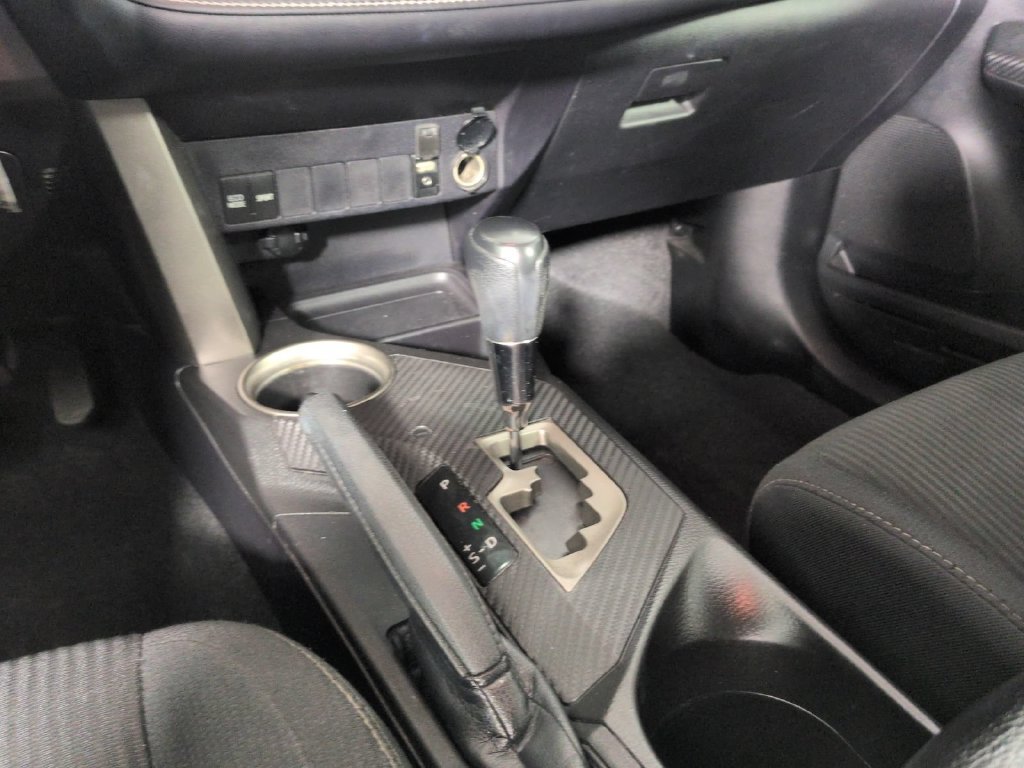 2015 Toyota RAV4 XLE - Photo 25