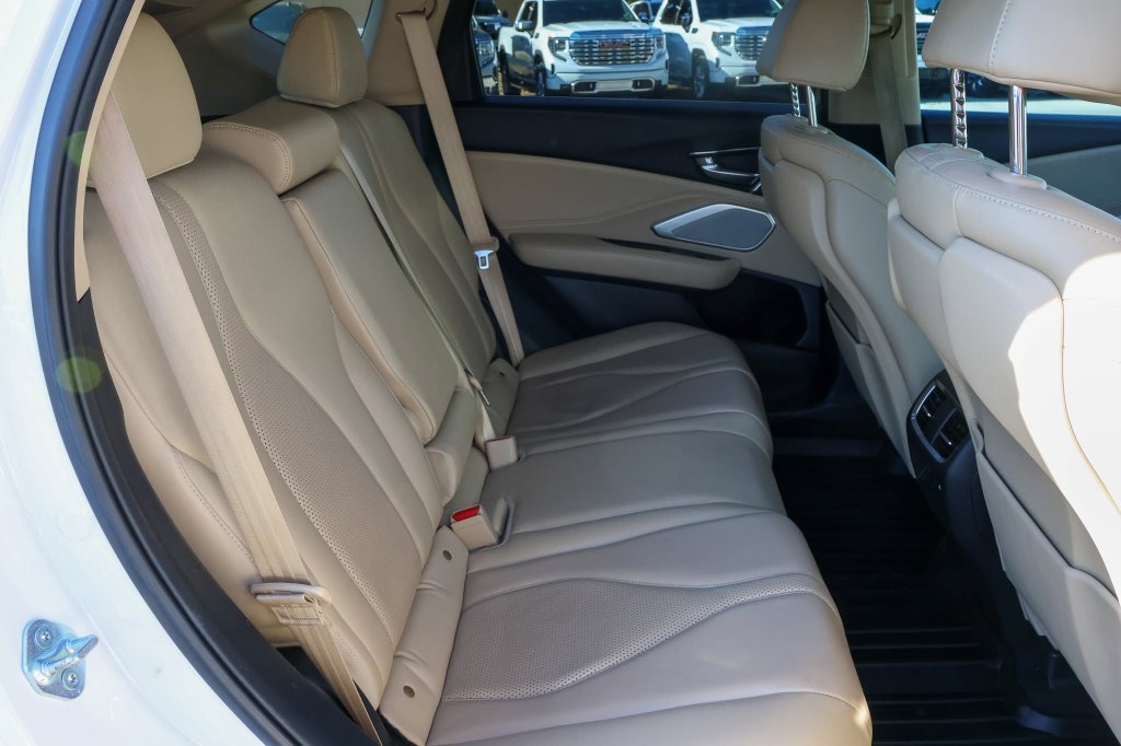 Used 2023 White Acura w/Technology Package image 19
